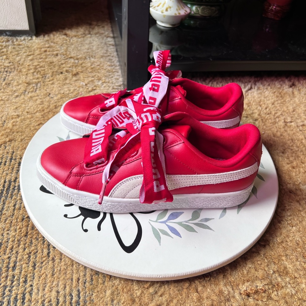 PUMA WOMEN'S BASKET HEART DE
SNEAKERS BOW LACES. - Picture 4 of 17